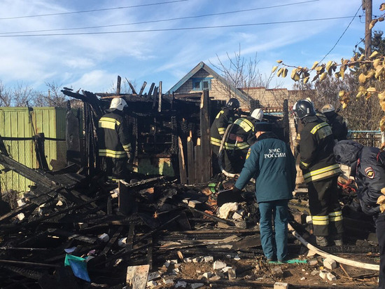 В Волгограде расследуют гибель женщины и ее сына при пожаре