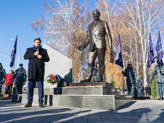  В Тамбове открыли памятник математику Андрею Колмогорову