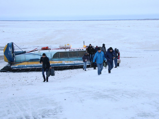 На Ямале пассажирские воздушные подушки вышли на лёд Оби