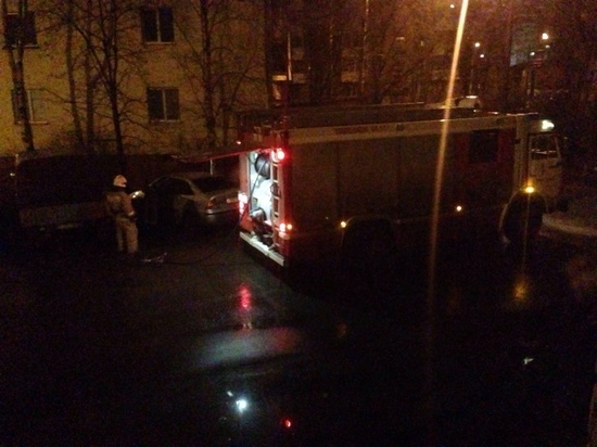 Ночью в Архангельске снова горела машина