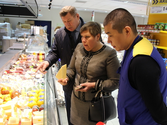 "Зеленый картофель" и санкционный сыр нашли общественники в магазине Калуги