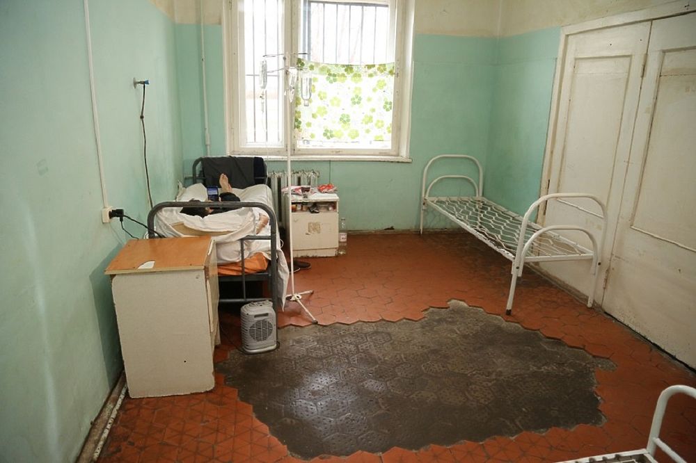 Сергею Морозову показали ужасы инфекционной больницы. Фоторепортаж