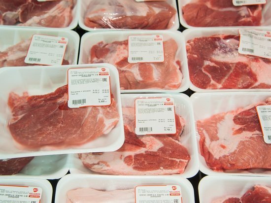 Более 60 кг опасного свиного мяса хранили в волгоградском магазине
