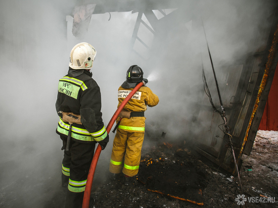 Три бани сгорели в Кузбассе из-за неисправных печей