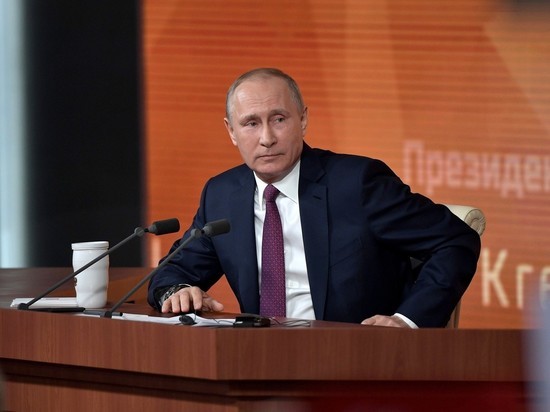 Песков рассказал о возможном переносе послания Путина Федеральному Собранию
