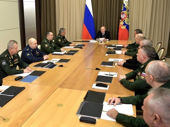Путин призвал усилить армию и флот без вступления в милитаристскую гонку