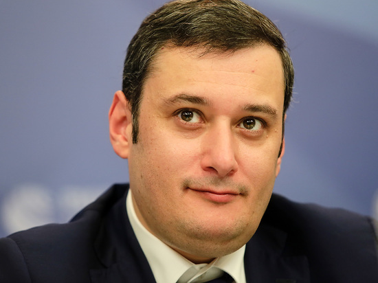 Ранее он обращался в депутатскую комиссию по этике, но это не помогло