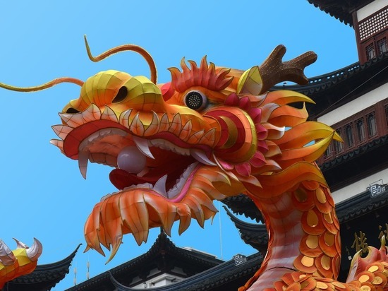 «Китайский дракон» на этот раз решил избавить весь азиатский мир от влияния «американского тигра»