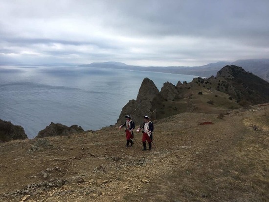 Кино в Крыму: на Карадаге граф Орлов признался Таракановой в любви Кино в Крыму: на Карадаге граф Орлов признался Таракановой в любви