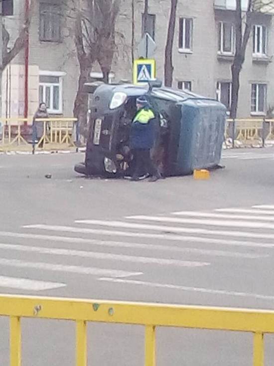 В Брянске опрокинулся пассажирский микроавтобус, ранены два ребёнка