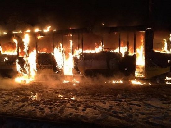 Трамвай сгорел в депо Иркутска