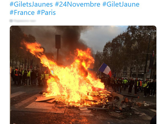 Во Франции бунтуют уже 81 тысяча "желтых жилетов"