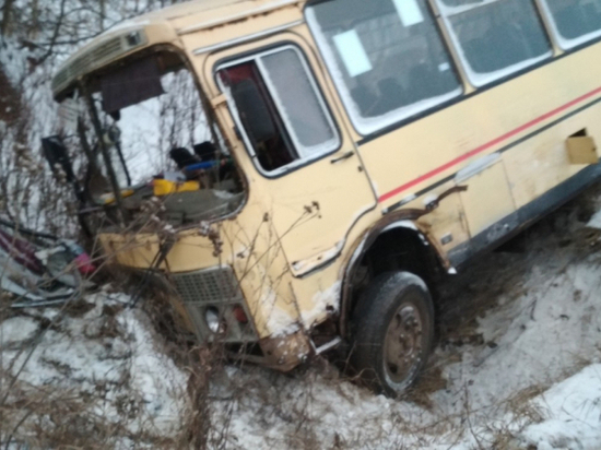В Нововятске семь пассажиров автобуса получили травмы