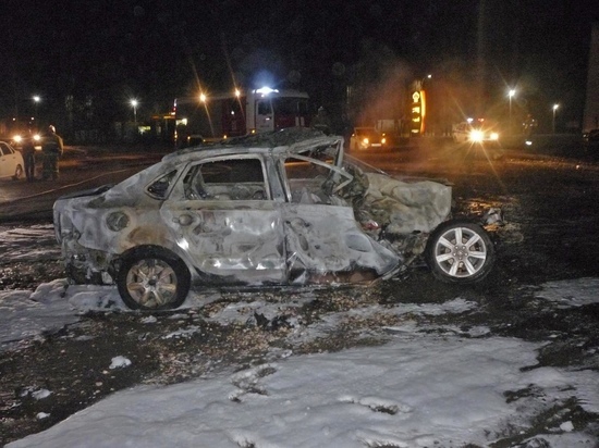 В Тамбовской области после ДТП загорелся "Фольксваген": один человек погиб