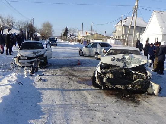 В Омской области при столкновении двух «Тойот» пострадали четверо человек