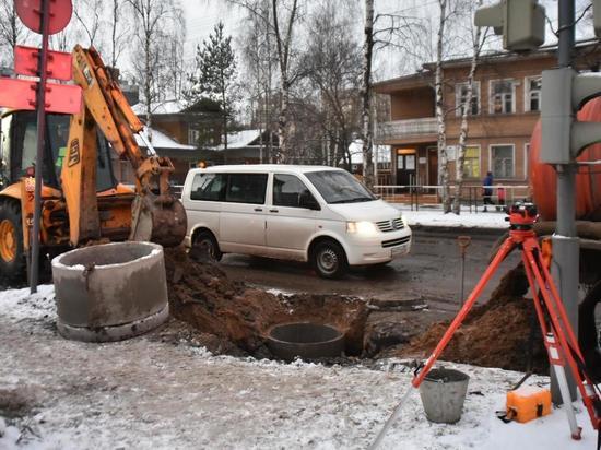 Коммунальщики установят два дождеприемника на улице Предтеченской в Вологде