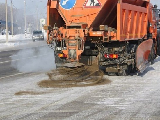 После ночного снегопада в Тамбове израсходовали 177 тонн пескосоляной смеси