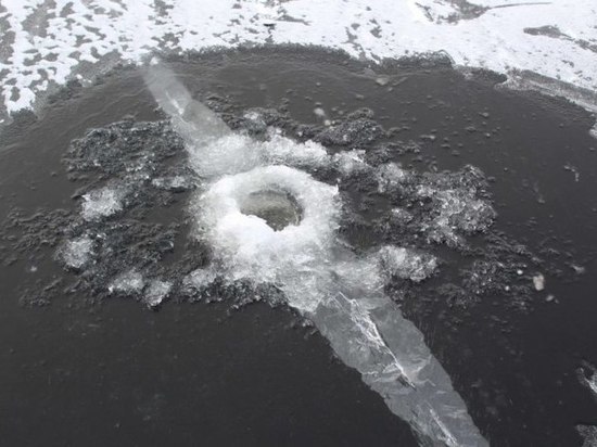 В МЧС Карелии рассказали о штрафах за рыбалку на тонком льду