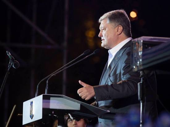 Порошенко подписал правильный указ о введении военного положения на Украине