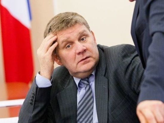 В отставку уходит еще один чиновник омского правительства