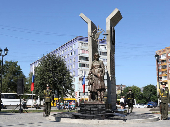 Двухметровая бронзовая скульптура появилась в Кемерове