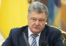 Президент Украины Петр Порошенко, комментируя вопрос о том, может ли инцидент в Керченском проливе повлиять на президентские выборы на Украине, заявил, что у него есть "две плохие новости для Путина"