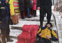 В Киселевске накануне потребовалась помощь местному жителю, которому вдруг стало плохо