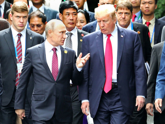 Песков сообщил о встрече Путина и Трампа "на ногах" на G20