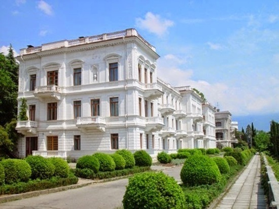 Рядом с царской резиденцией: Малофеев купил санаторий 