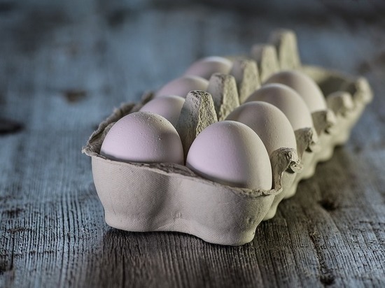 На оренбургских предприятиях общепита обнаружены подозрительные яйца, фарш и корейка