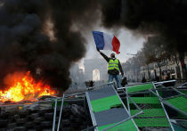 Президент Франции Макрон готовится выступить с экстренным заявлением
