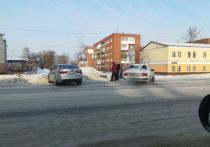 2 декабря на улице Инициативной в кузбасской столице столкнулся автомобиль KIA с Mercedes-Benz, причем первая перевернулась на крышу, о чем сообщили очевидцы в социальных сетях