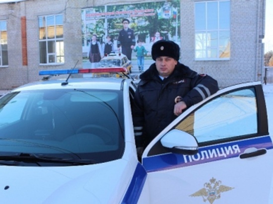 В Свердловской области роженицу до больницы доставили сотрудники ГИБДД