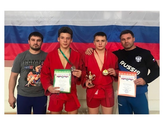 Самбисты из Серпухова завоевали медали на турнире памяти 49-ой армии