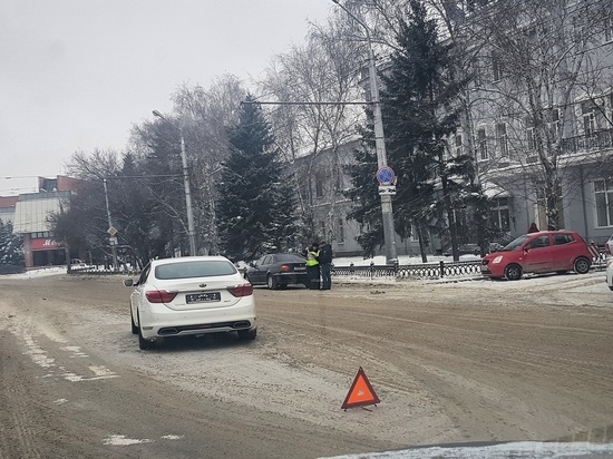 Автомобиль омского мэра попал в ДТП
