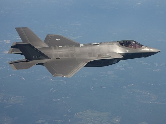 Желание Лондона скорректировать программу использования самолета вызвало недовольство в Вашингтоне