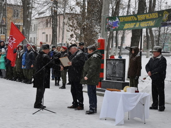 В Рославле Смоленской области открыли памятник воинам-пограничникам