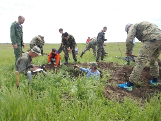 Здесь представлены находки военной поры: фотографии, документы, вещи бойцов, обнаруженные волонтерами в ходе поисковых работ