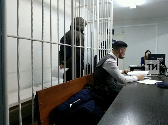 В Набережных Челнах парковочные места делили при помощи ножа В Набережных Челнах парковочные места делили при помощи ножа
