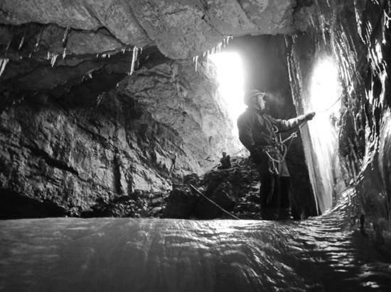 В Иркутской области открыли удивительную древнюю пещеру