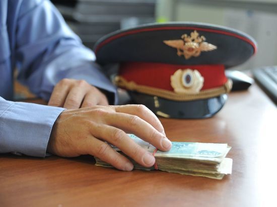В Саранске полицейский получил условный срок за «помощь» ритуальщику