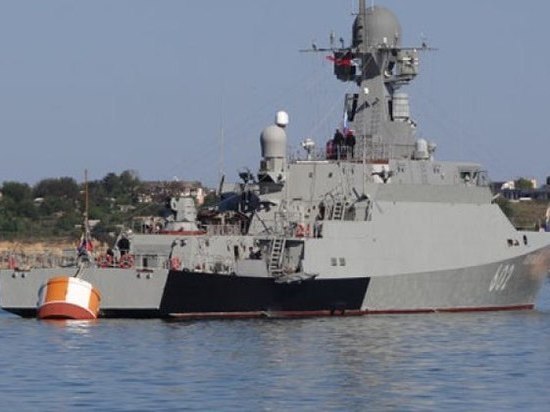 К Севастополю направили корабль с крылатыми ракетами К Севастополю направили корабль с крылатыми ракетами