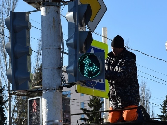 Светофор возле второй городской больницы заработал в транспортном режиме