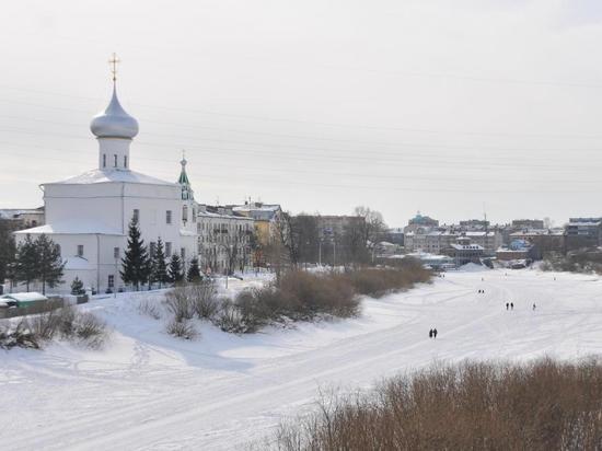 Аншлаги о запрете выхода на лед убирают в Вологде