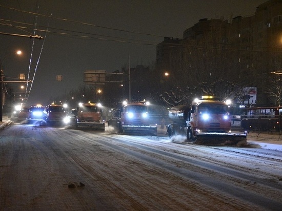 Мэрия сообщает, что снег в Ярославле убирают круглые сутки