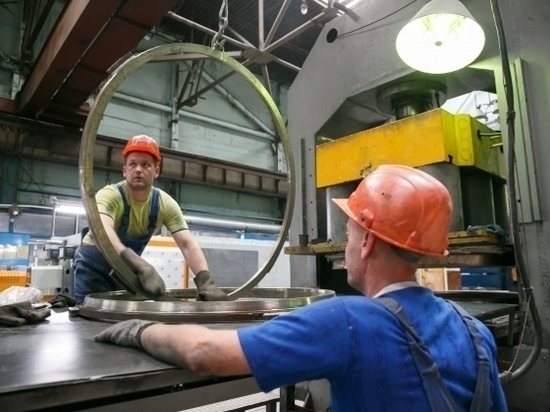 Зарплата работников промышленных предприятий Волгограда выросла на 8,5%