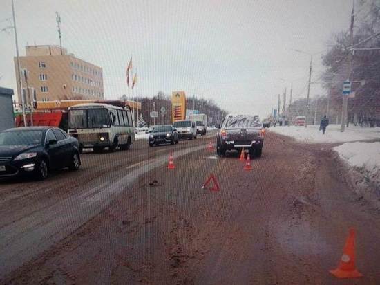 В Орле сбили девушку на "зебре"