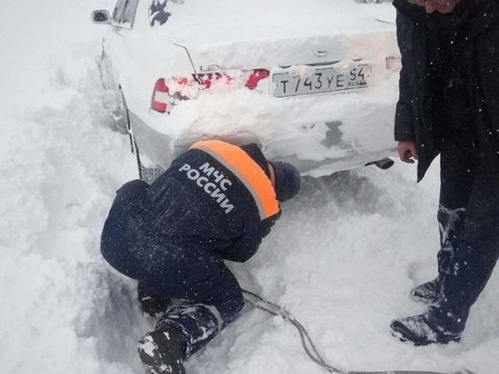 В Бурятии спасатели вытащили из снежного плена 20 человек