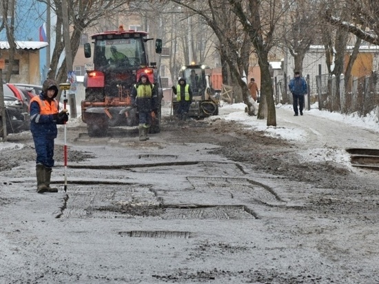 В Кирове ремонтируют участки, где часто происходят ДТП