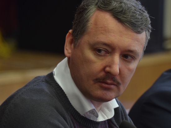 Литератора и советника Захарченко уличили в самопиаре